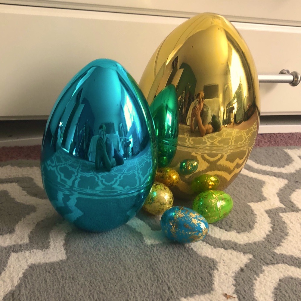 Lot of Plastic Easter Eggs